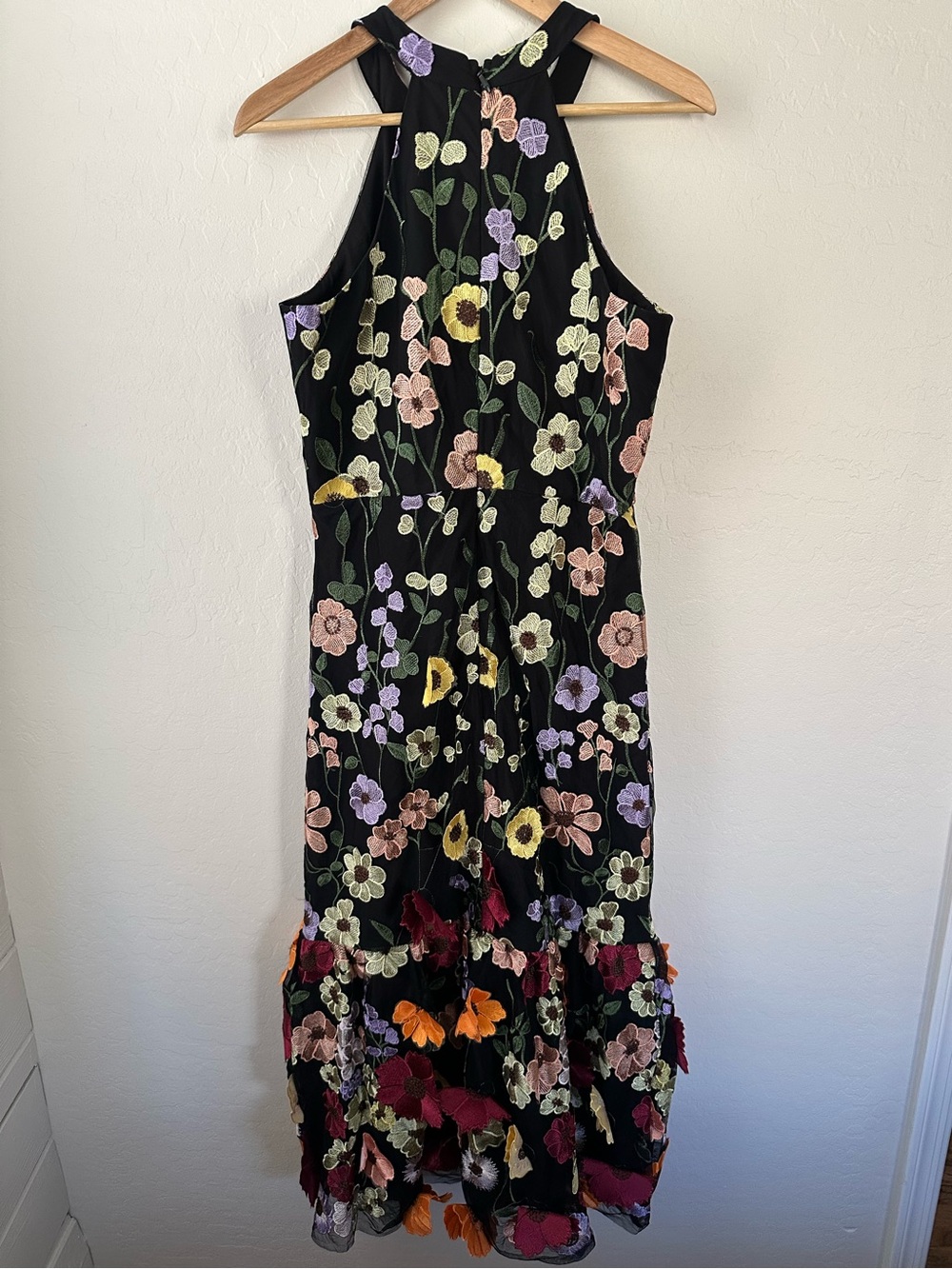 NWT Just Me Leanne Black Floral Embroidered Halter Midi Dress Size Large - Picture 6 of 6